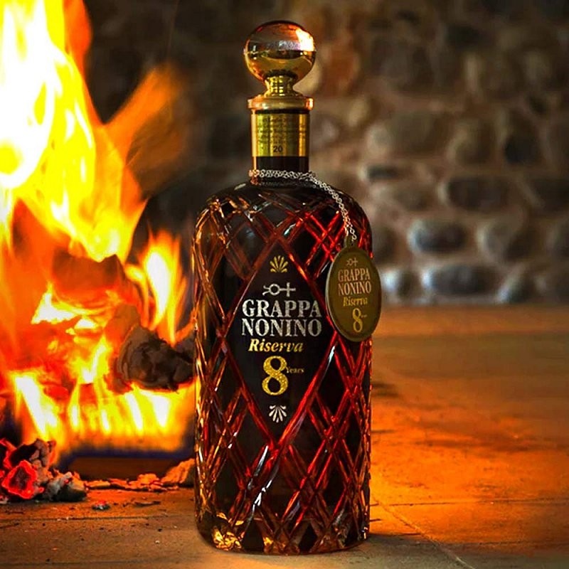 Grappa Nonino - zrající 8 let v dubových sudech