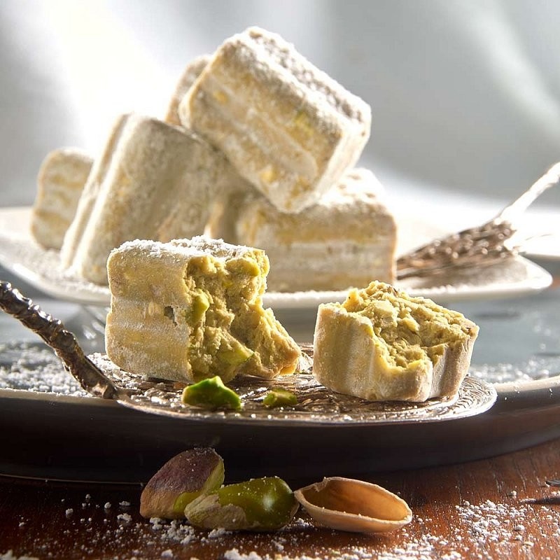 Tartufi s bílou čokoládou a pistáciemi