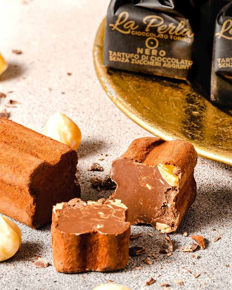 Tartufi s hořkou čokoládou a lískovými oříšky - bez cukru