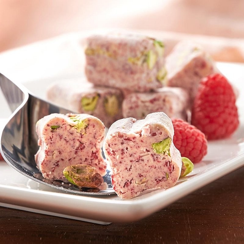 Tartufi s malinami a pistáciemi