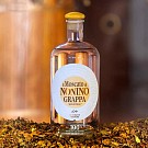 Jemná grappa z hroznů Moscato 