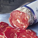 Ručně vyráběný jemný salám